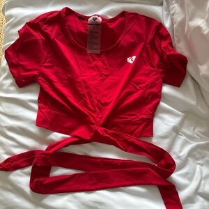 Women’s Best red crossover top